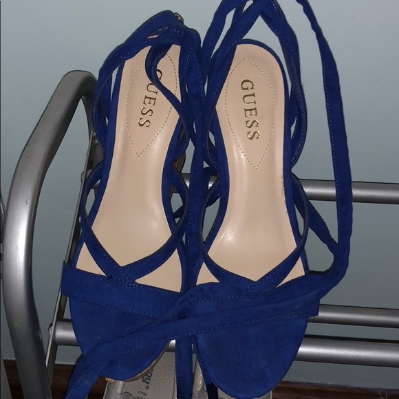 Shoes - Guess Sandal
